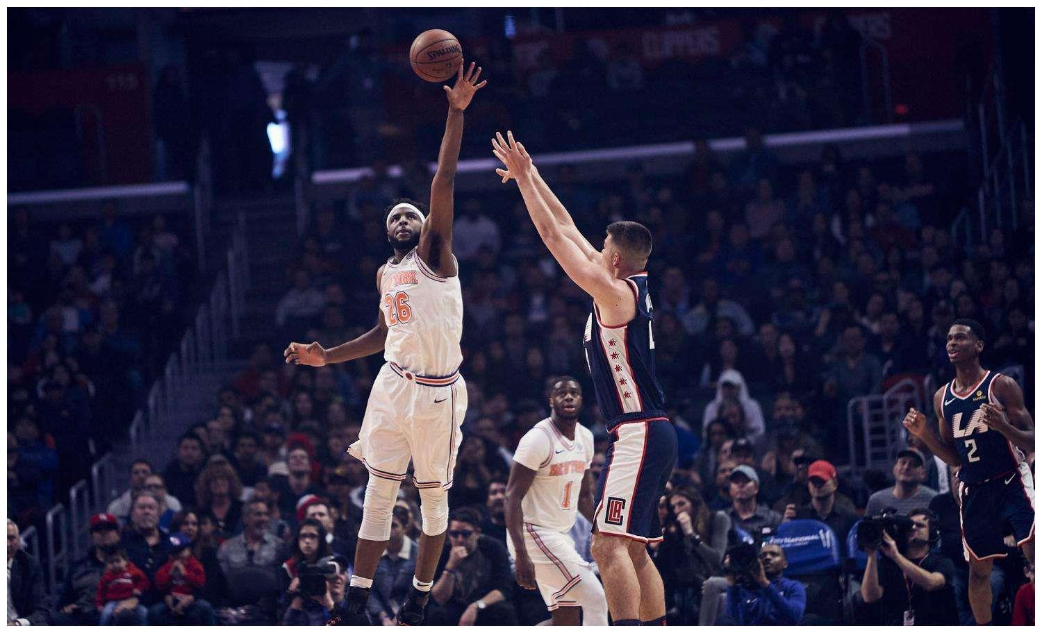 爱游戏tv-广东队横扫尼克斯，浓眉哥关键制胜