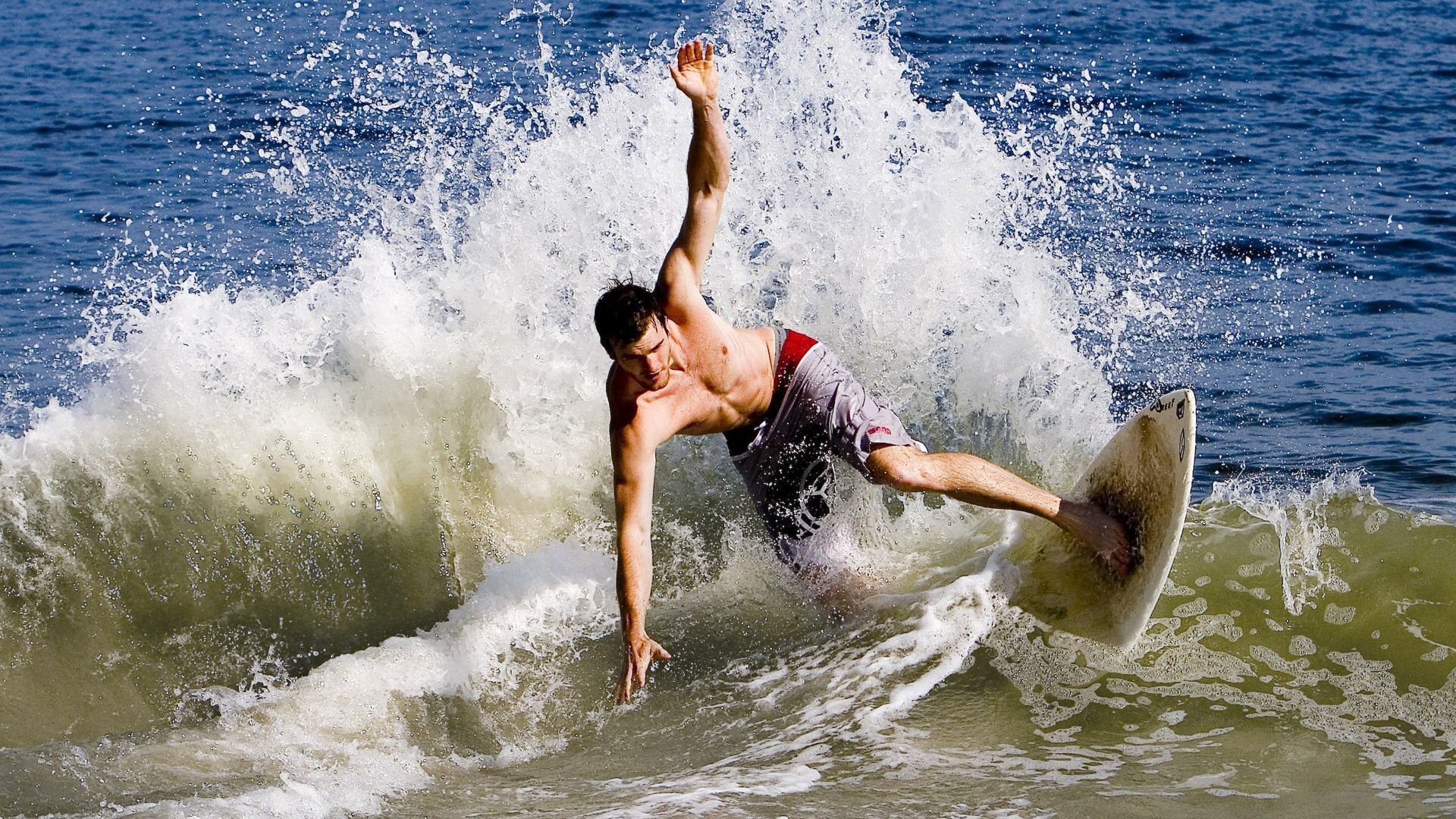 爱游戏APP-布雷默的棋盘，突尼斯如何用战术铁腕扼住喀麦隆雄狮的咽喉